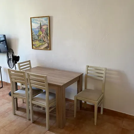 Apartment Joli Plazhi I Durresit *
