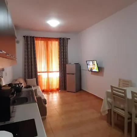 Joli Plazhi I Durresit